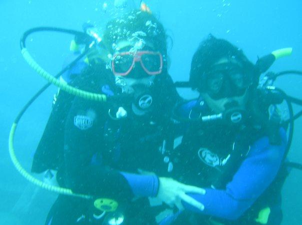 Dive students under water